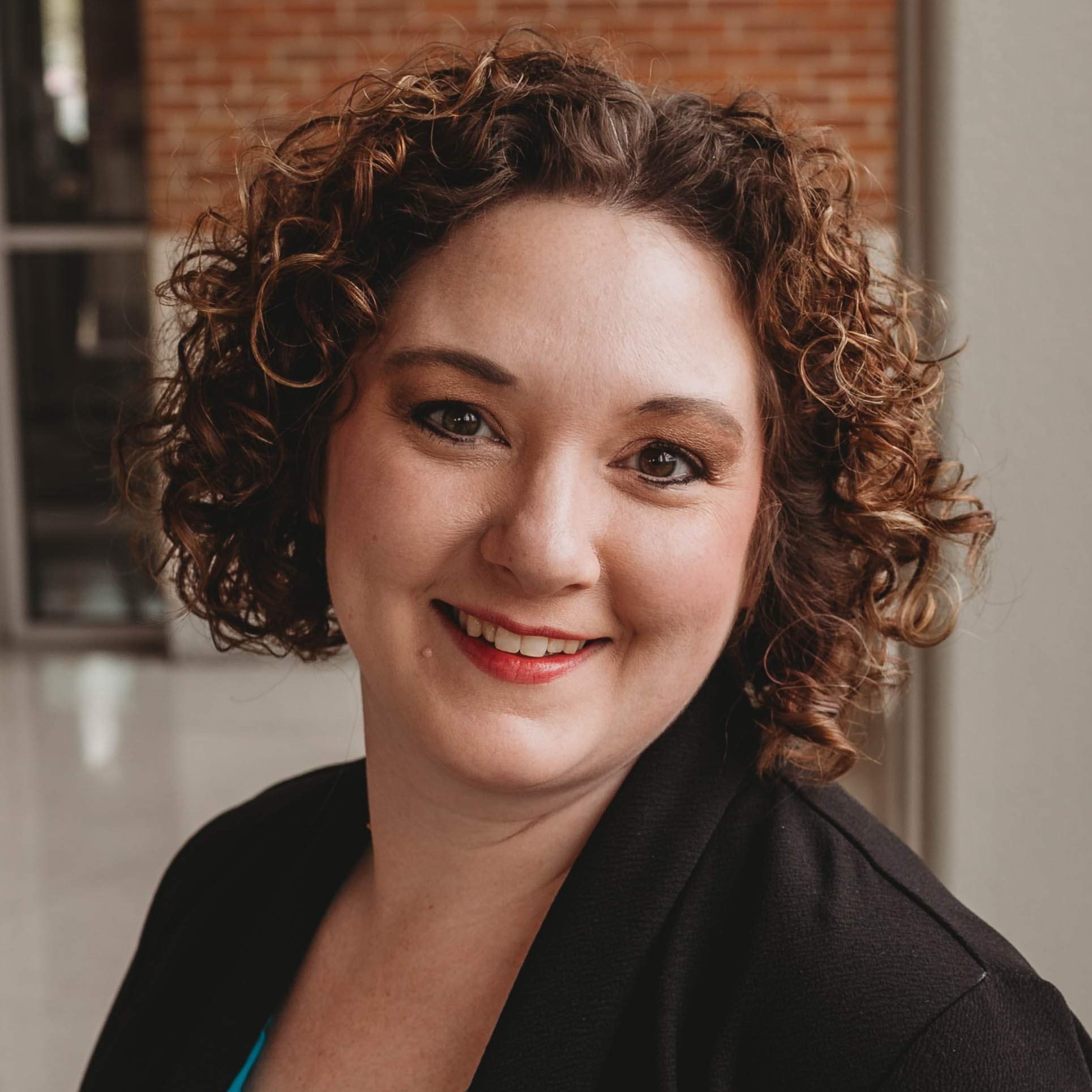 Laura Kraynak Headshot