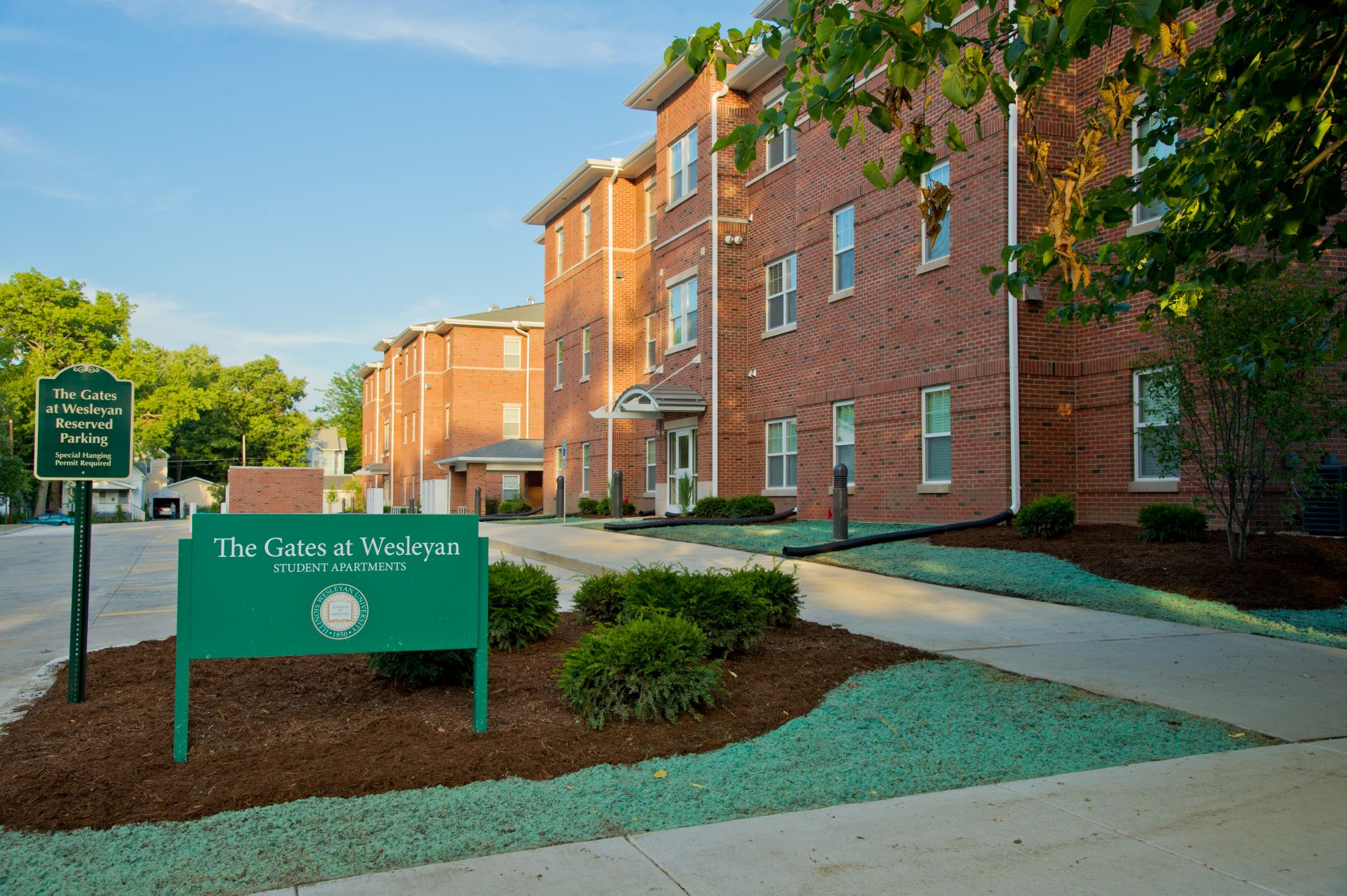 The outside of the Gates builing in Illinois Wesleyan Camous 
