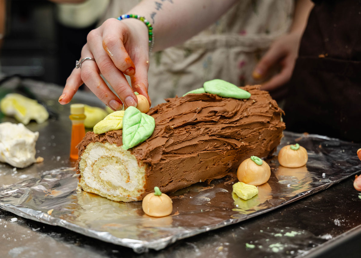 Little details make the yule log stand out.