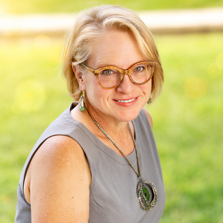 portrait of Elizabeth Dunn