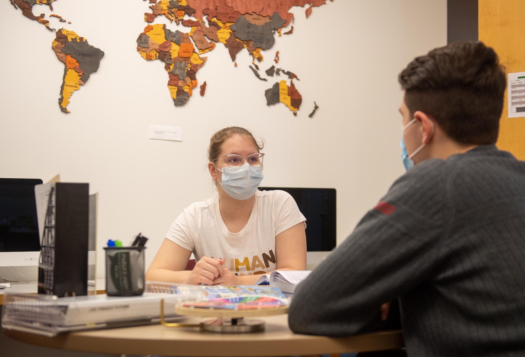 One-on-one tutoring session in the Language Resource Lab.
